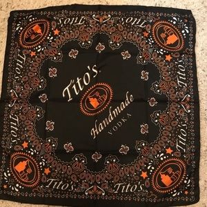 Titos Bandana